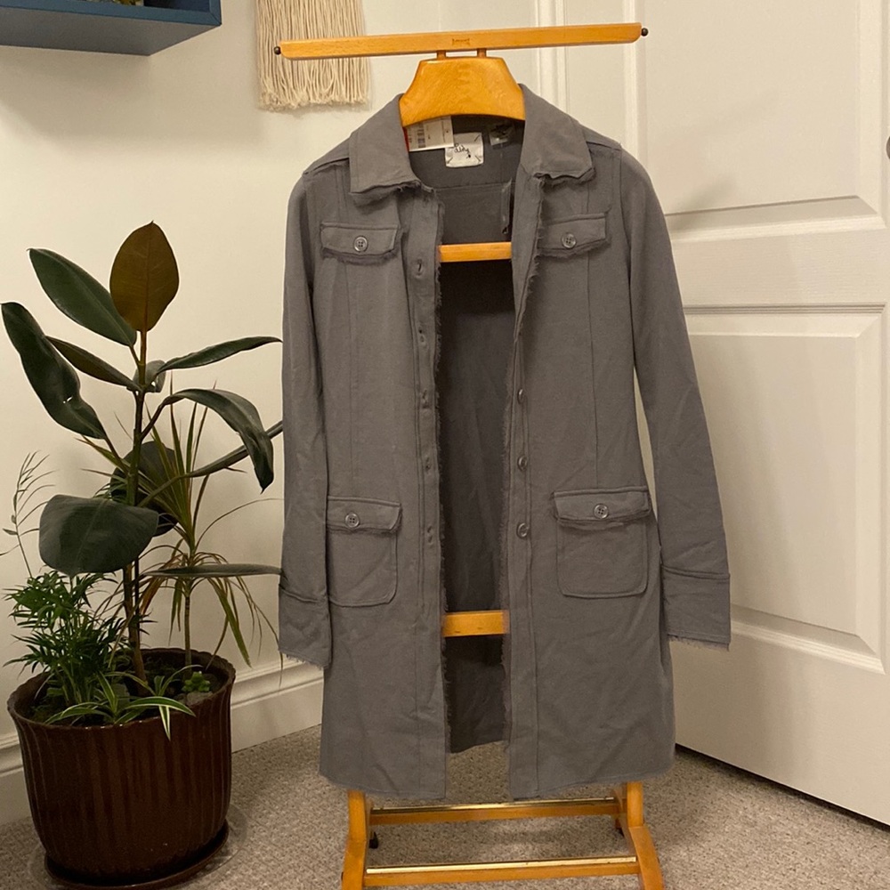 Linq - designed in LA - over the bottom shirt/ sweater